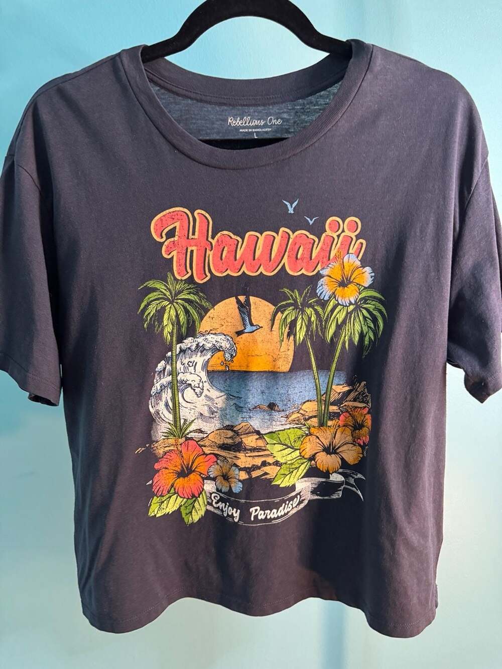 Rebellious One Hawaii Enjoy Paradise Graphic T-Shirt Navy Blue Size L